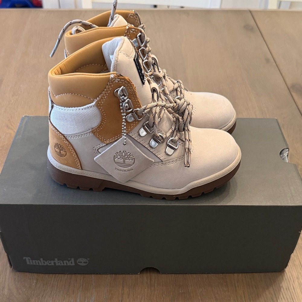 Timberland Beige Nubuck Youth Boots